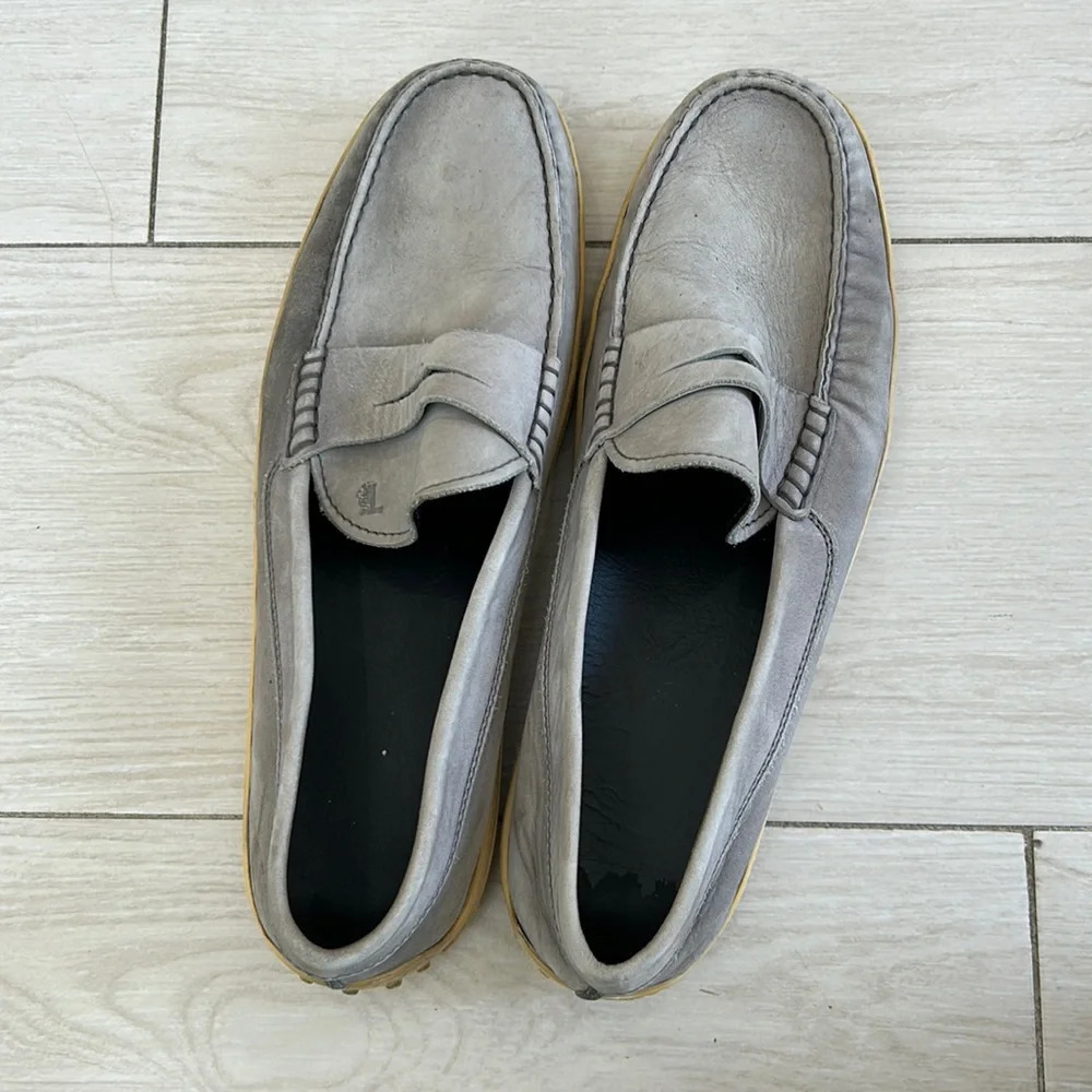 Tod's slip ons